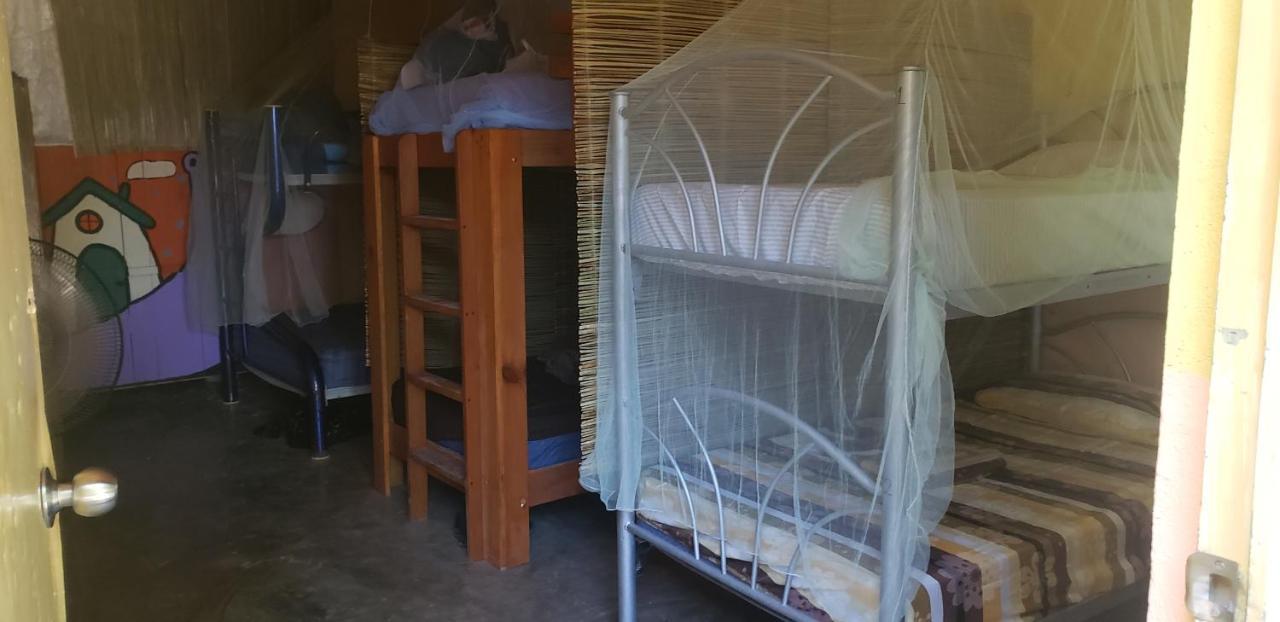 בקאלאר Hostal Y Camping Las G מראה חיצוני תמונה